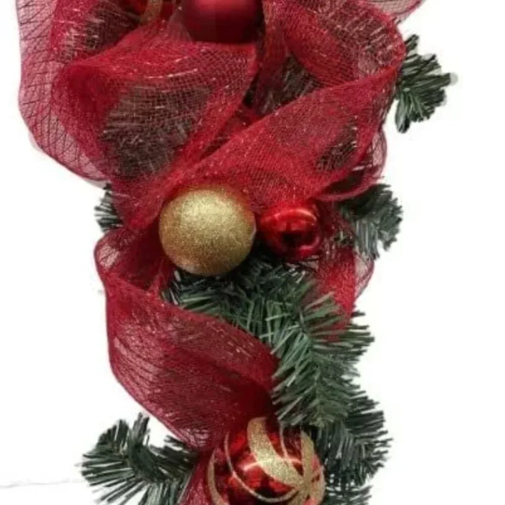 Christmas Holiday Wreath with Shimmering Red and Gold Ball Ornaments Decoration